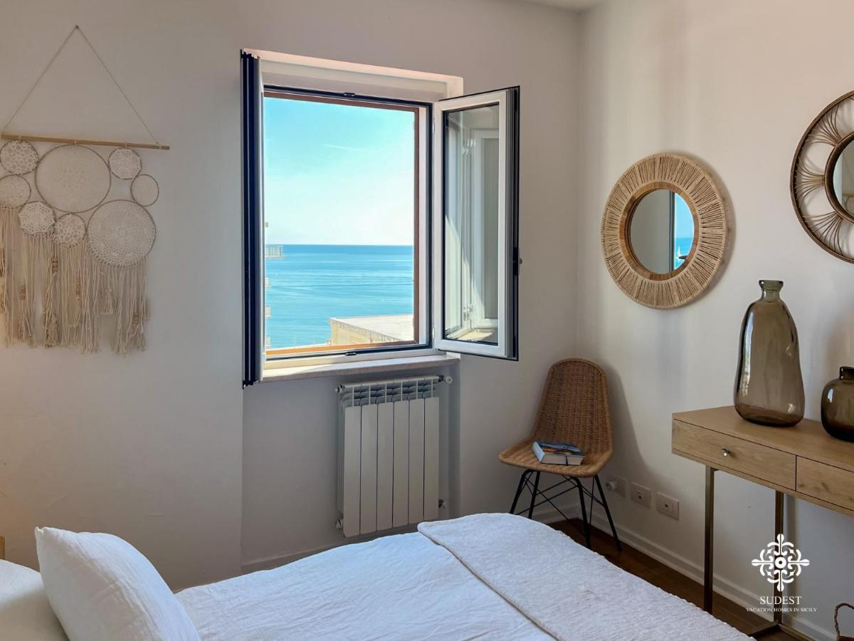 Апартаменты Infinito - Attico Sul Mare Вьесте Экстерьер фото