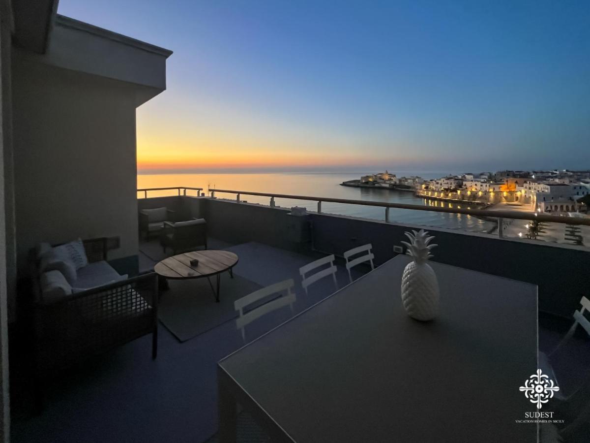Апартаменты Infinito - Attico Sul Mare Вьесте Экстерьер фото